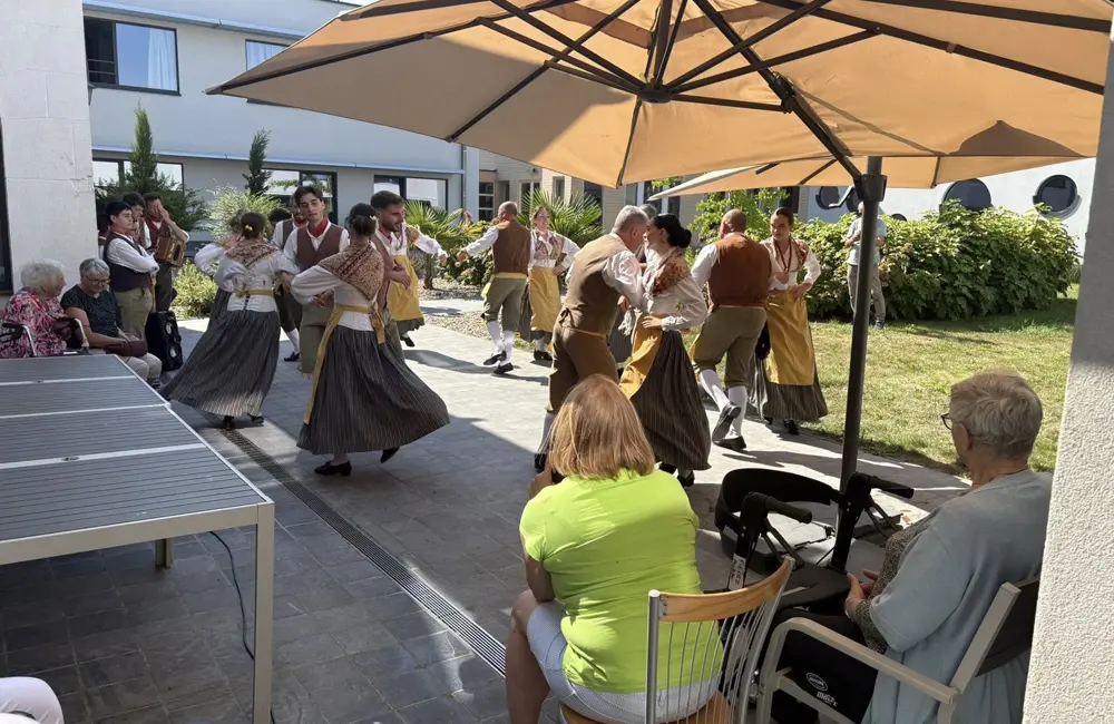 Activité dansante au Manoir Notre Dame